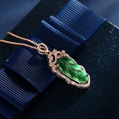 Jadeite Necklace With Gold Inlaid