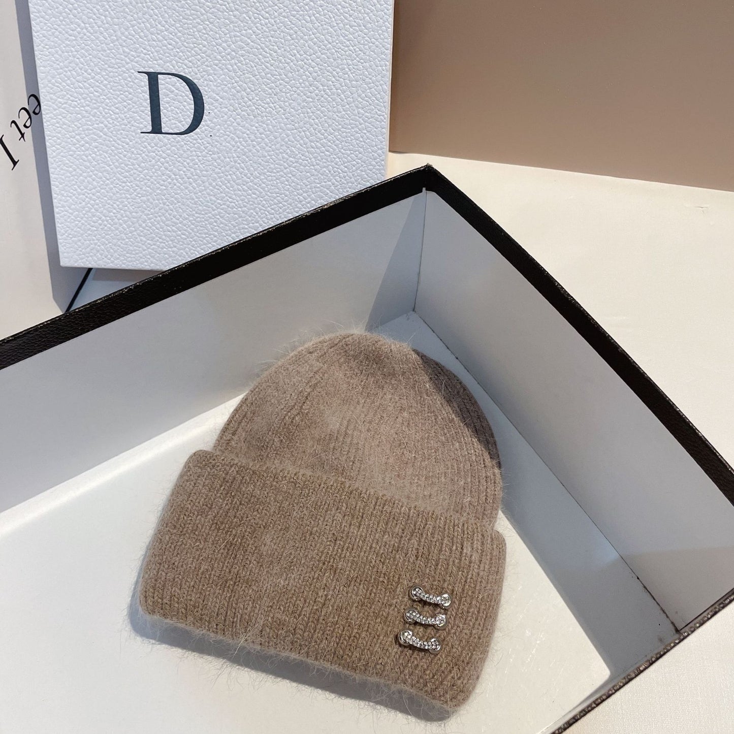 Winter New Buckle Rabbit Fur Knitted Hat